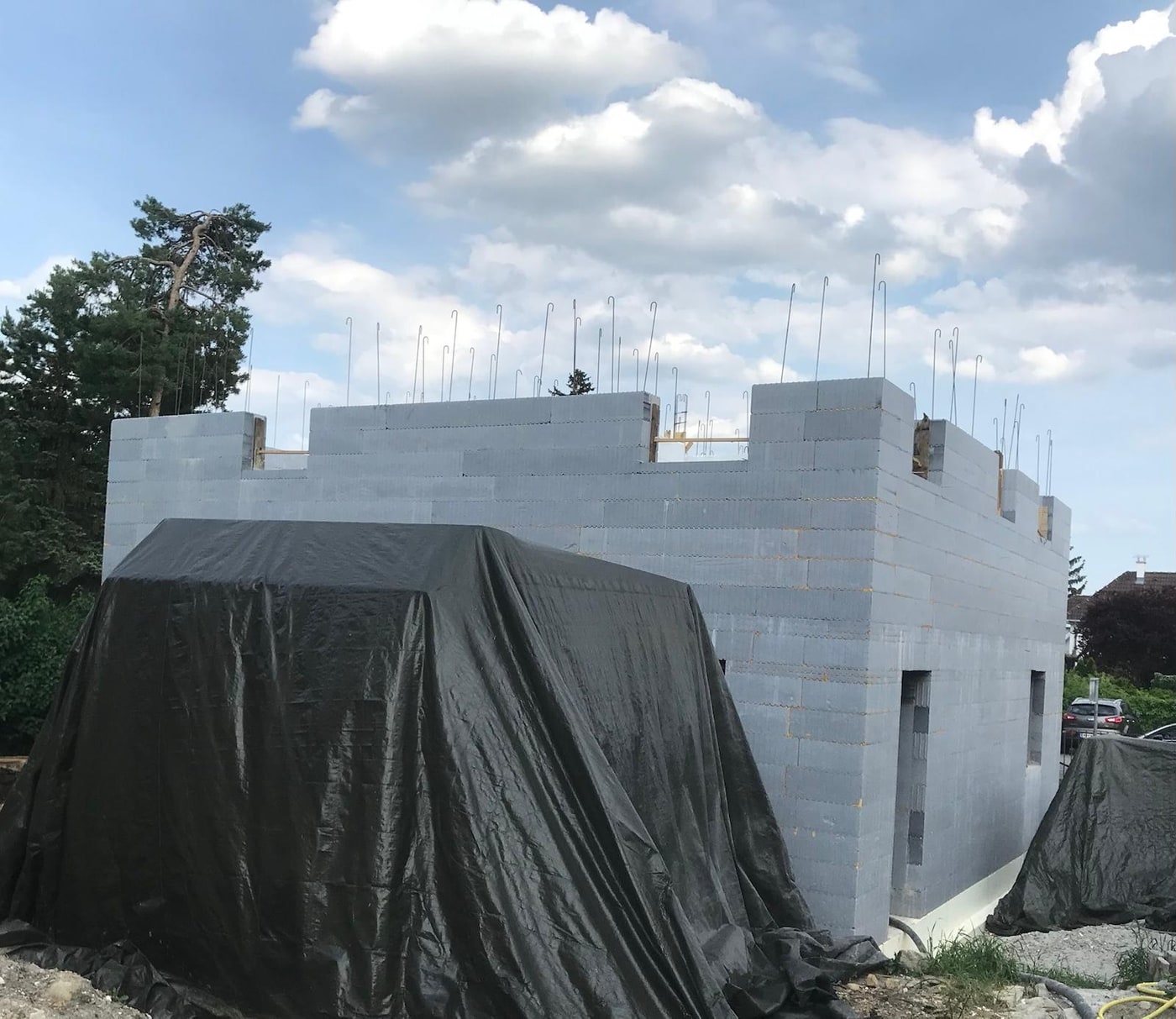 Niedrigenergie-Rohbau mit Mantelbeton-Styroporsteinen